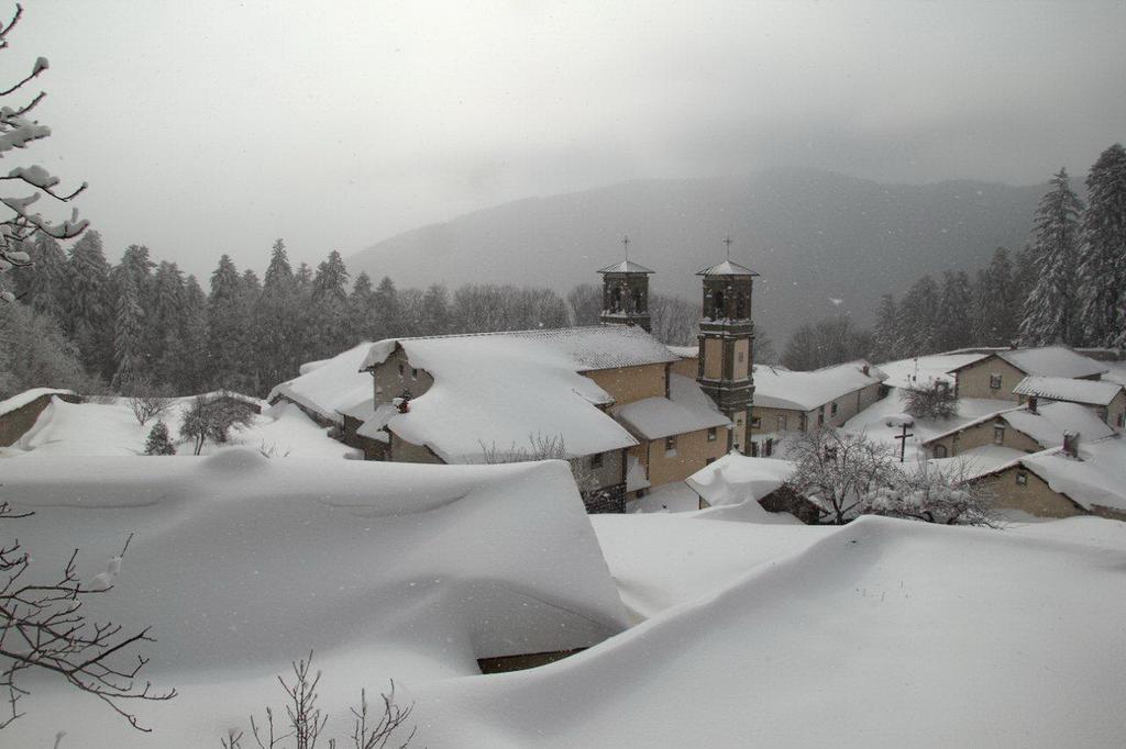 Podere Verdi Colline ポッピ エクステリア 写真